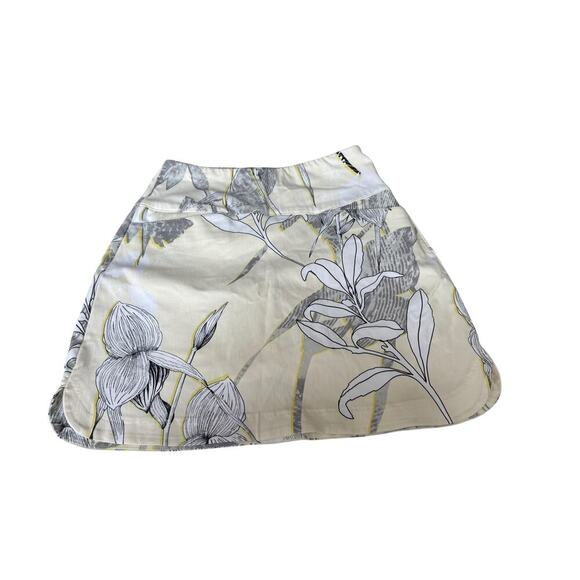 Lady Hagen Women’s Linear Botanical Cream 17” Tummy Control Skort Size XS - Picture 2 of 6